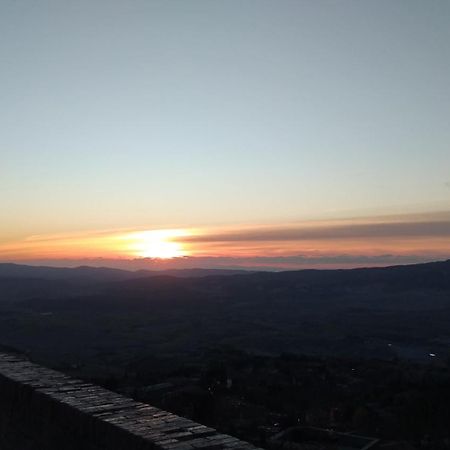 Appartamento Il Mandorlo Nel Centro Di Volterra Ngoại thất bức ảnh