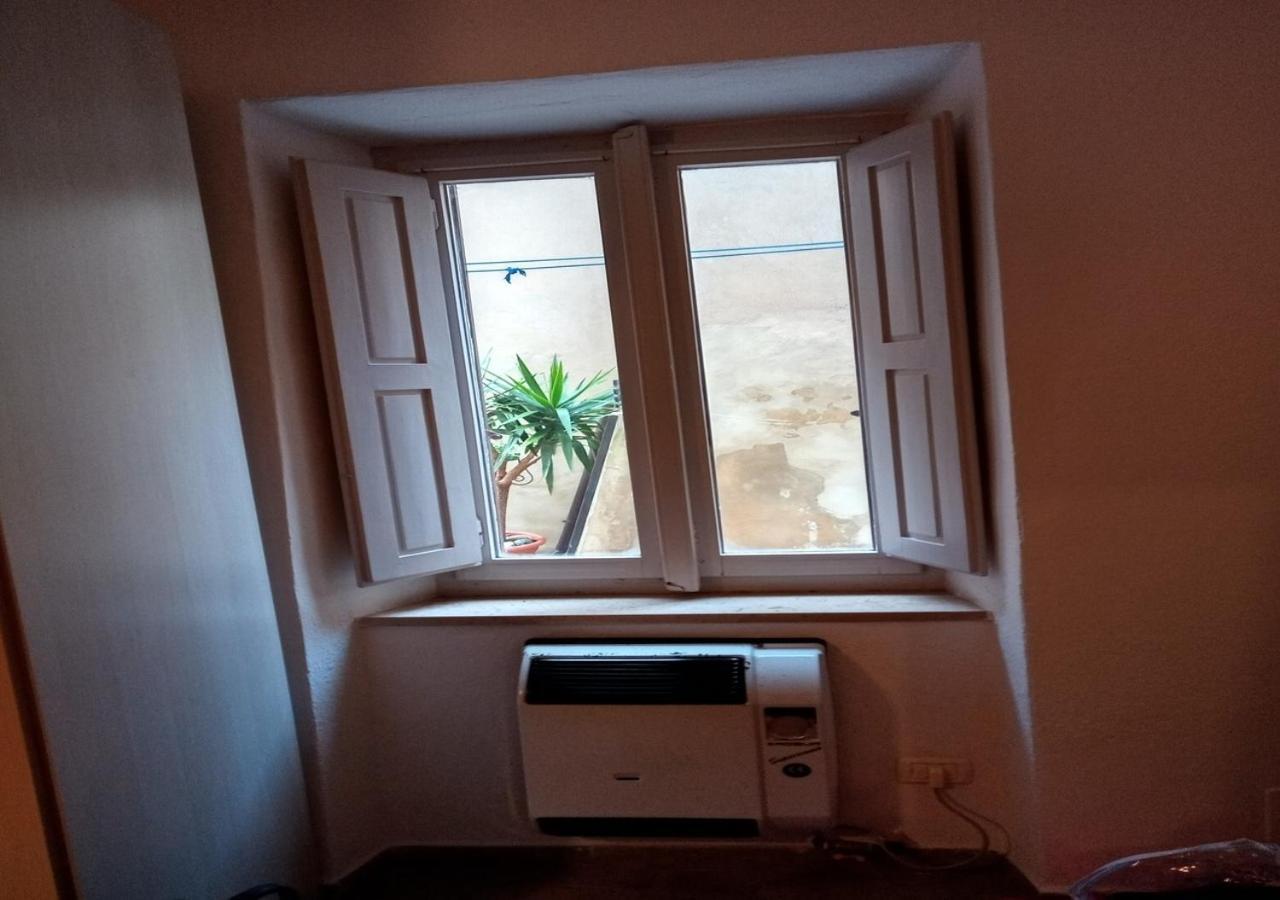 Appartamento Il Mandorlo Nel Centro Di Volterra Ngoại thất bức ảnh